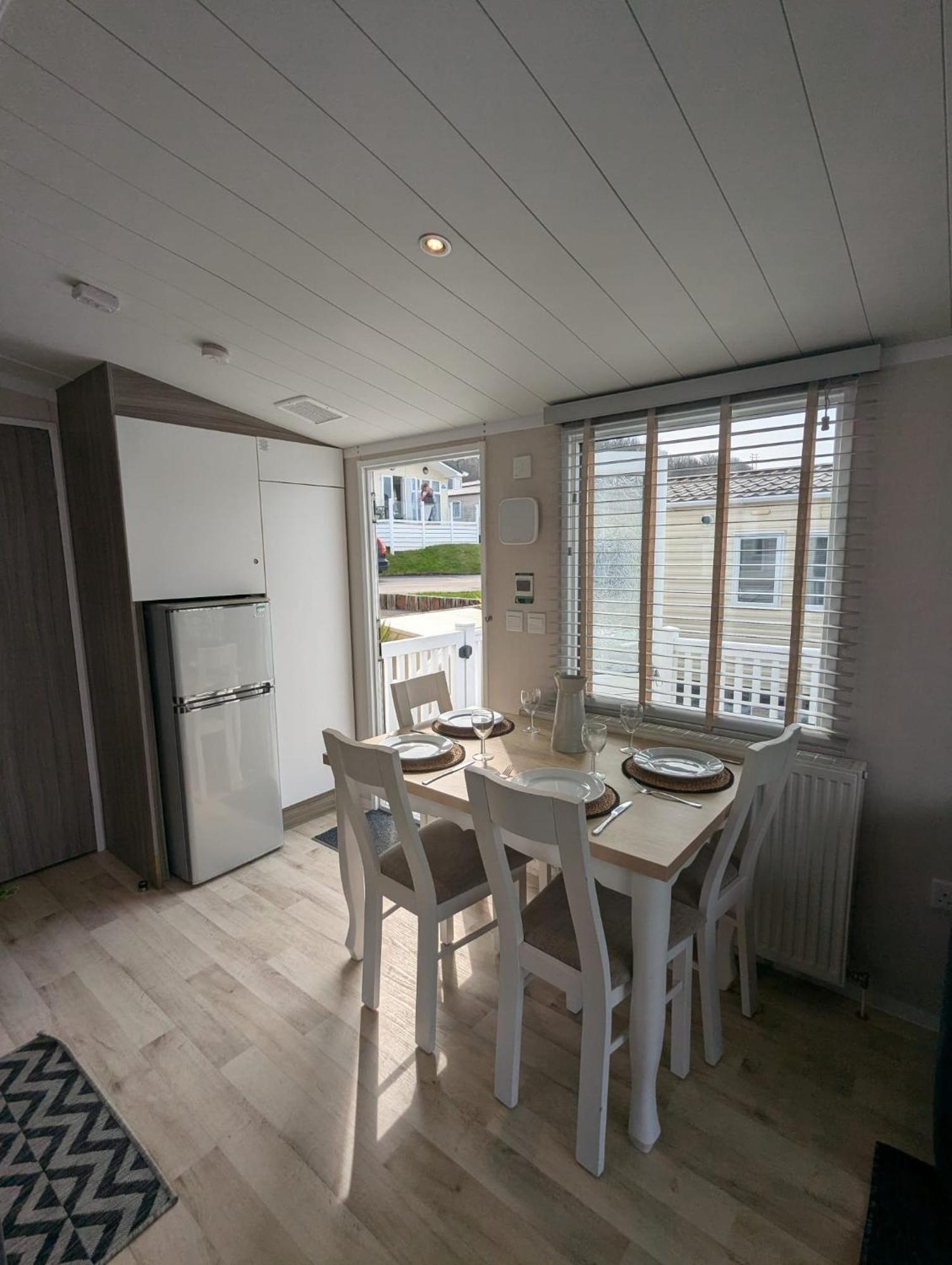 Beautifully Presented Dog Friendly Caravan On Very Popular Littlesea Holiday Haven Park Weymouth Wyke Regis Exteriér fotografie